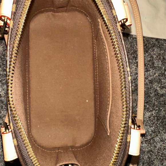 Louis Vuitton Alma BB - Picture 16 of 17
